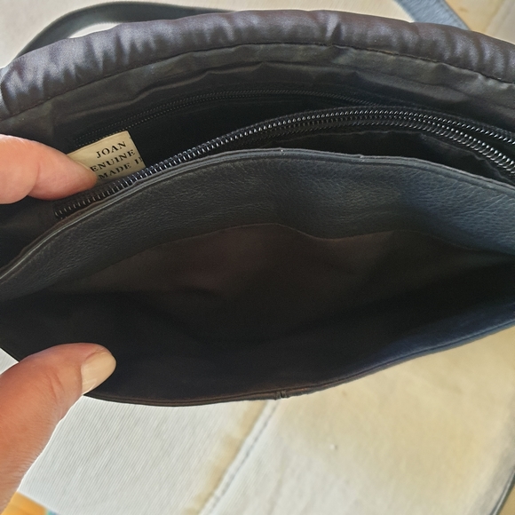 Vintage Joan Weisz black leather crossbody - Picture 6 of 10